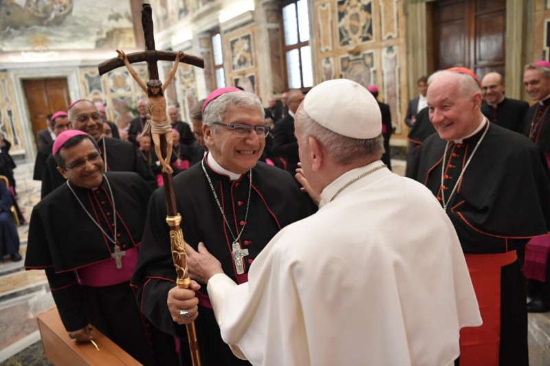 Nuevos obispos del Perú saludan al Papa Francisco