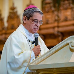 Mons. Cornejo: Levantemos nuestro Perú con amor, caridad y fraternidad