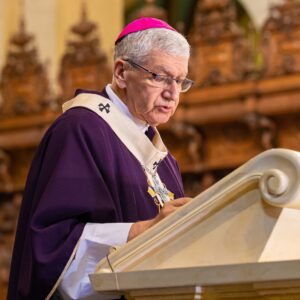 Monseñor Castillo: «Salir del sepulcro y levantarnos de todo signo de muerte»