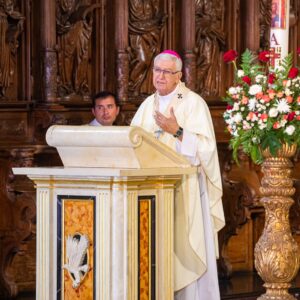 Mons. Castillo: «El Señor Resucitado nos levanta y suscita a una esperanza mayor»