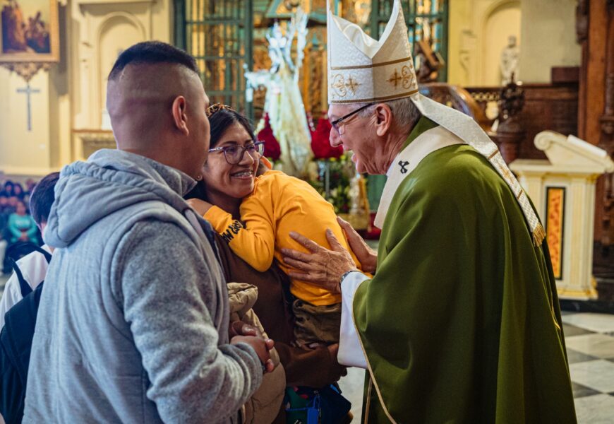 Mons. Castillo: Dios ama gratuitamente a todos, en especial a los últimos y pequeños
