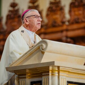 Mons. Castillo: «Ver y adorar al Señor en cada circunstancia»