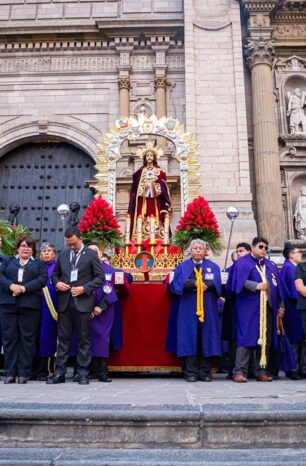 Centro Histórico: Sagradas imágenes llegan a Catedral de Lima