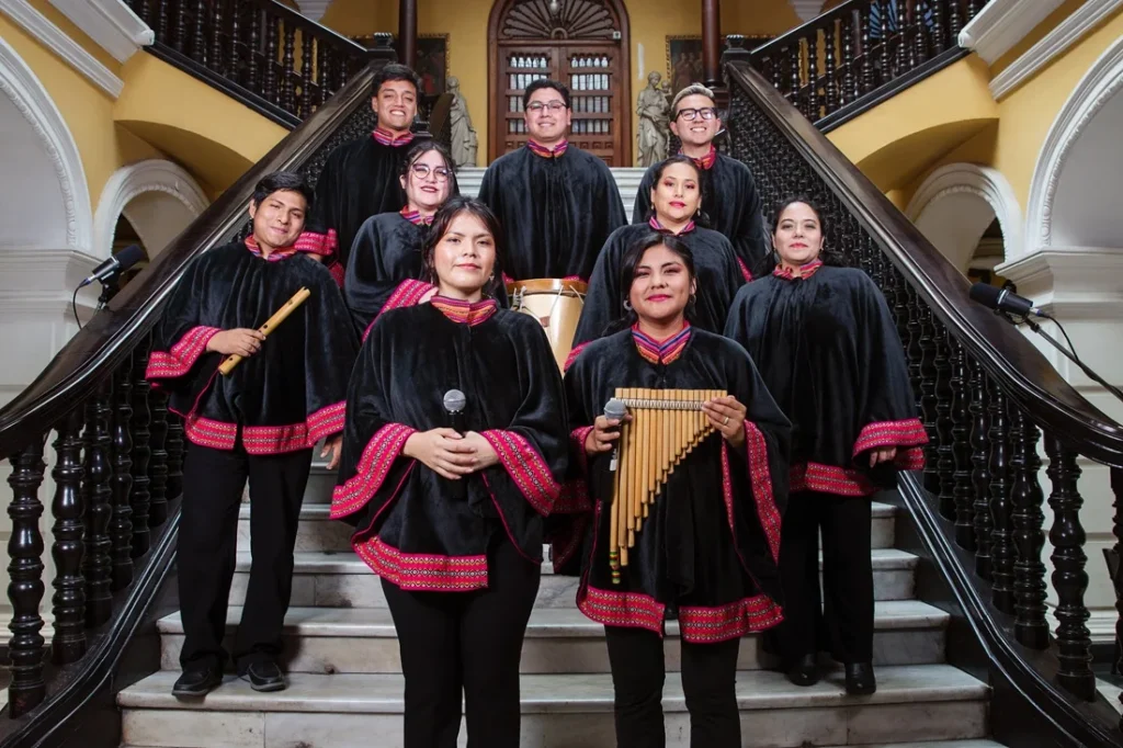 Coro Aguchita en el Palacio Arzobispal de Lima